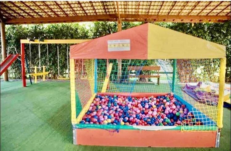 Apartmán Temporada Pe Na Areia Guarajuba Exteriér fotografie